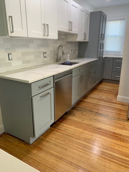 641 White St, Springfield, MA 01108