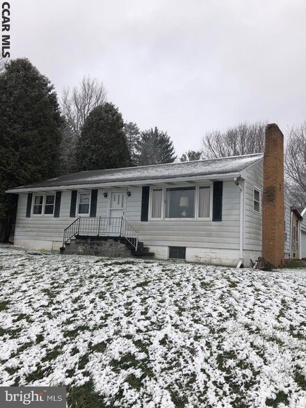 19 Persian Ave, Houtzdale, PA 16651