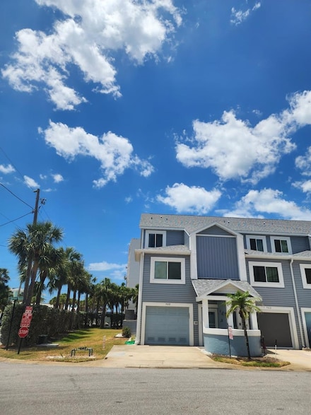 900 Harbour House Dr, Indian Rocks Beach, FL 33785