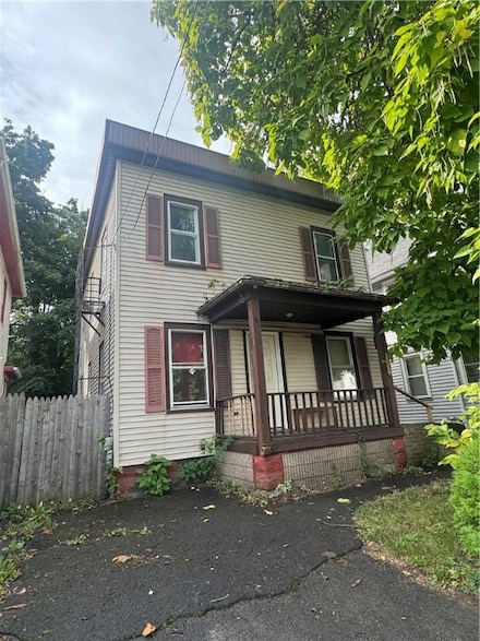 659 Bay St, Rochester, NY 14609