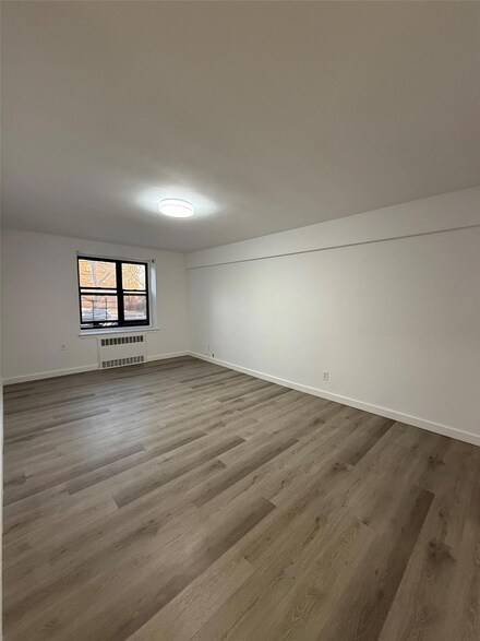 2914 139th St Unit 1A, Flushing, NY 11354