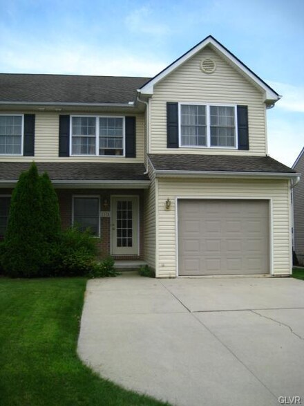 1378 Mohr Cir, Macungie, PA 18062