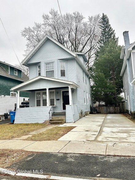 52 Glendale Ave, Albany, NY 12208