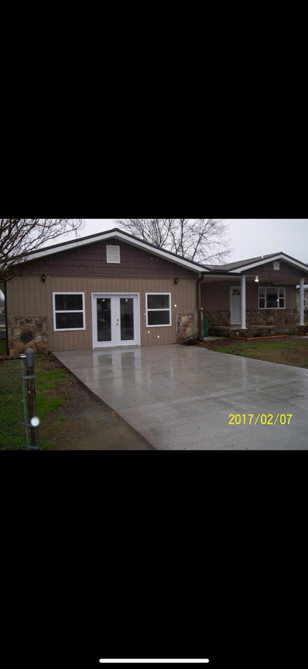 132 Meadowview Ln, Soddy Daisy, TN 37379