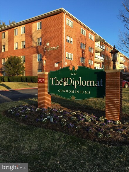 3737 Clarks Ln Unit 100, Baltimore, MD 21215