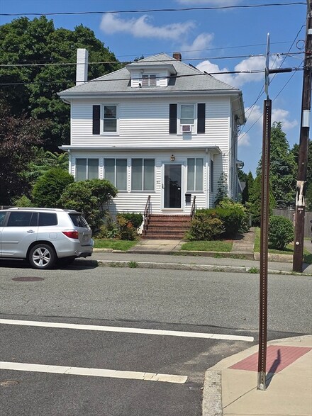 61 Stebbins Ave, Brockton, MA 02301