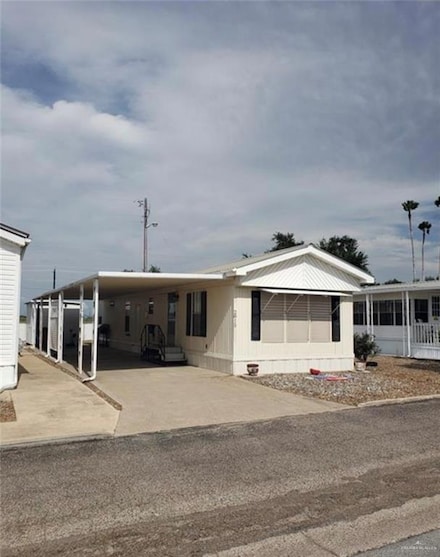 2815 Mesa Verde Dr, Weslaco, TX 78596