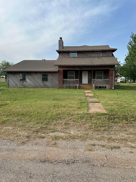 111 E Adams St, Covington, OK 73730