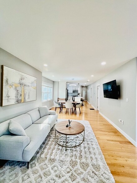 28 Metcalf St Unit 1, Medford, MA 02155