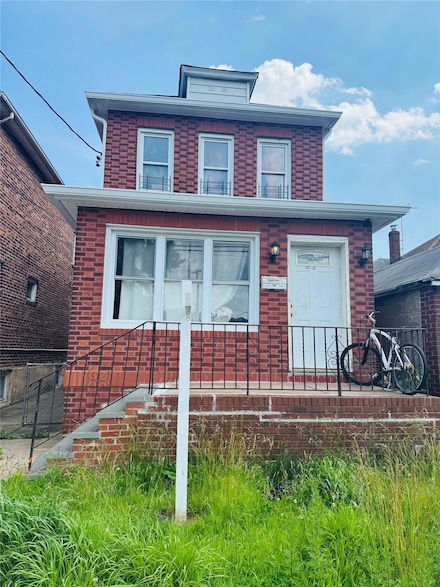 23712 92nd Rd, Bellerose, NY 11426