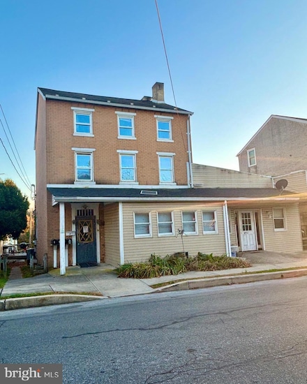 22 W Gay St, Christiana, PA 17509