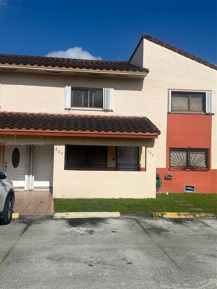 2891 W 76th St Unit 2022, Hialeah, FL 33018