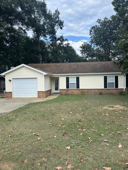 282 Blake Dr, Midland City, AL 36350