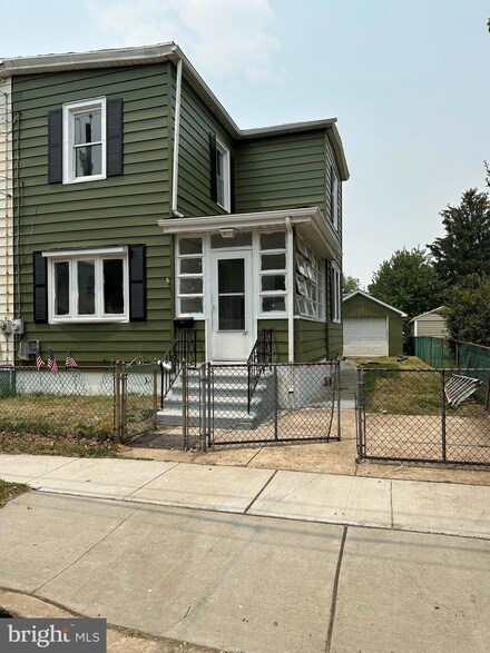 1017 W 4th St, Florence, NJ 08518