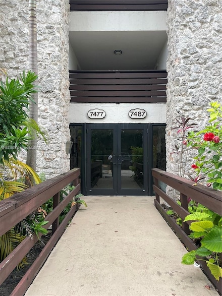 7487 SW 82nd St Unit C201, Miami, FL 33143