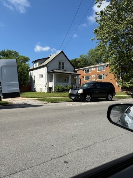 24 E 137th St, Riverdale, IL 60827