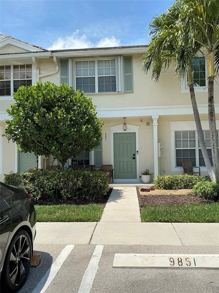9851 NW 57th Manor, Coral Springs, FL 33076