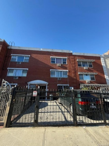827 Longfellow Ave, Bronx, NY 10474