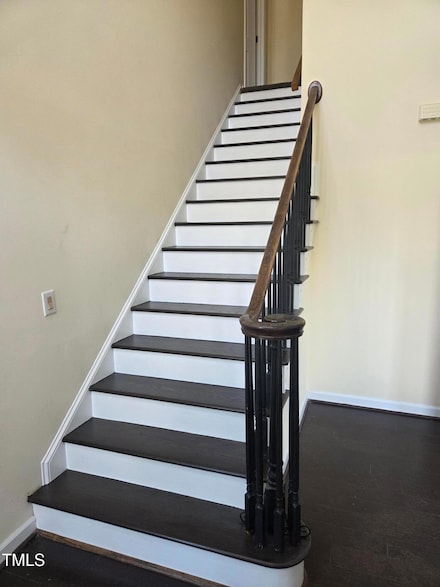 113 Fairfax Ln, Cary, NC 27513