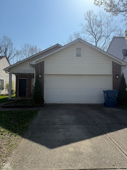 8219 Lake Tree Ln, Indianapolis, IN 46217