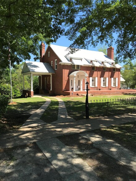 107 Powell St S, Union Springs, AL 36089