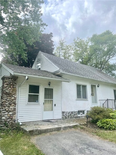 35 Jemison Rd, Rochester, NY 14623
