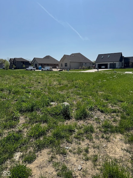 5605 Skylark Dr, White River Township, IN 46143