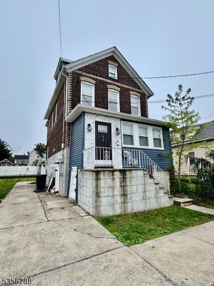 33 Jeanette St, Carteret, NJ 07008