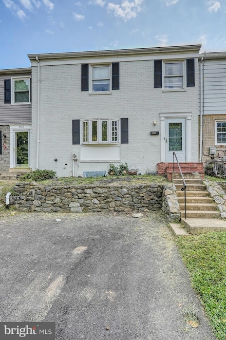 5604 Rollins Ln, Capitol Heights, MD 20743