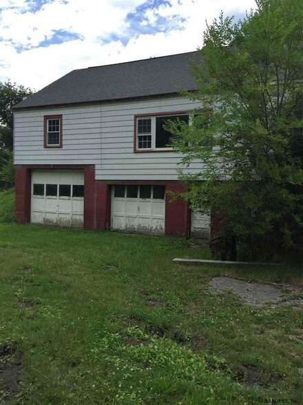 47 Kellogg Rd, Stillwater, NY 12170