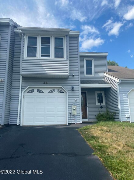 34 Westchester Dr, Clifton Park, NY 12065