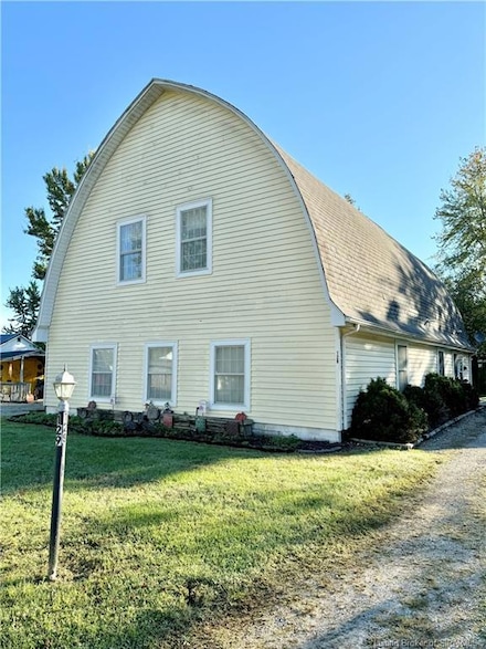 127 S 4th St, Austin, IN 47102