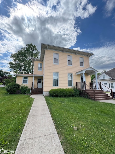 329 S Marshall St, Burlington, IA 52601