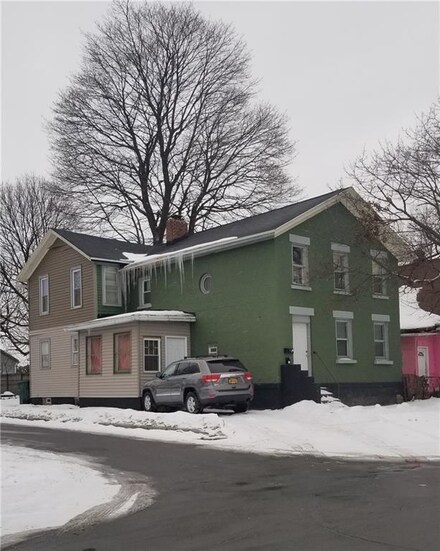 61 Oakman St, Rochester, NY 14605