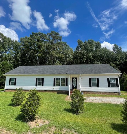6285 Fish Rd, Dalzell, SC 29040