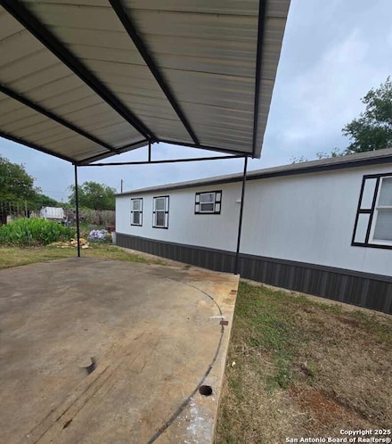 101 Lagunillas Ave, Charlotte, TX 78011