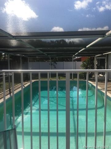 500 SW 62nd Way, Margate, FL 33068