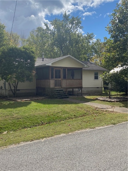 205 E Cherry St, Hutsonville, IL 62433