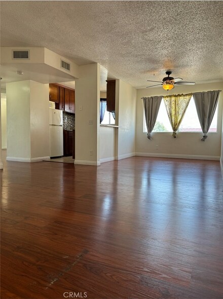 9014 Burnet Ave Unit 201, North Hills, CA 91343