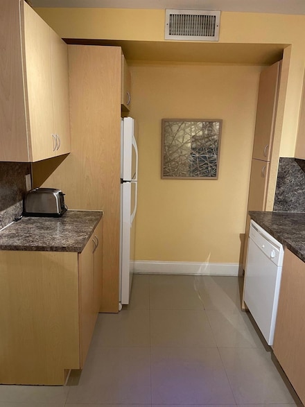 201 178th Dr Unit 412, Sunny Isles Beach, FL 33160