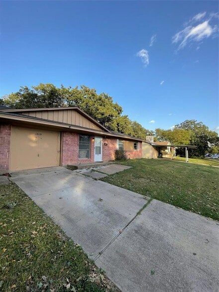1319 Athens Dr, Mesquite, TX 75149
