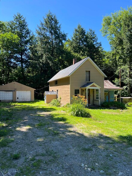 15 Walker Rd, Springfield, VT 05156