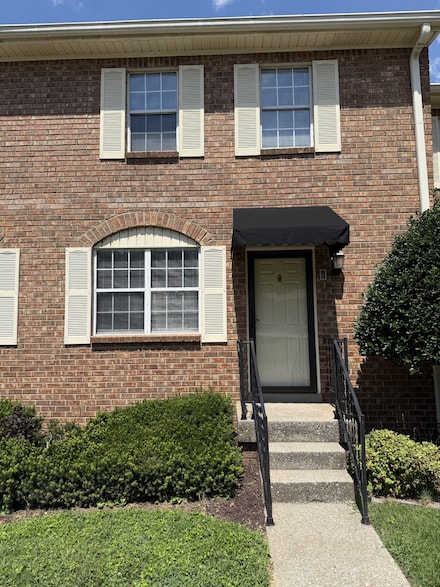 185 Thistle Ln, Hermitage, TN 37076