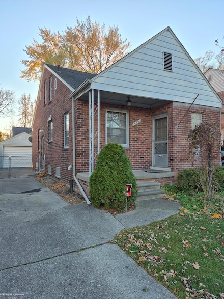 433 Madison St, Grosse Pointe Farms, MI 48236