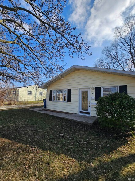 814 E Marshall St, Marion, IN 46952