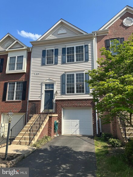 9840 Cheshire Ridge Cir, Manassas, VA 20110