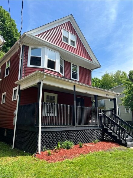 879 Chalker St, Akron, OH 44310