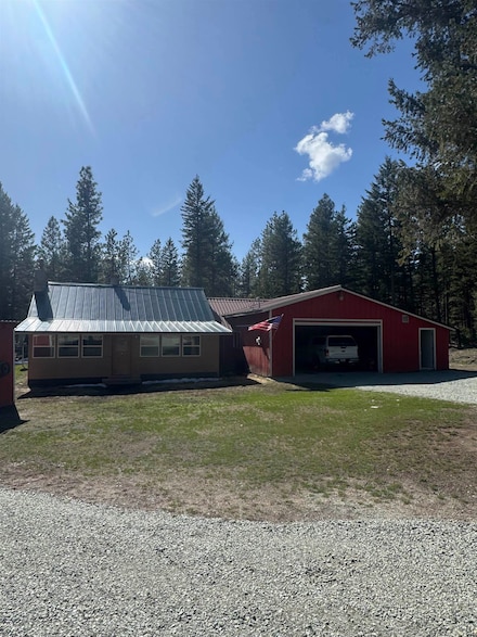 31 Summit Lake Rd, Tonasket, WA 98855