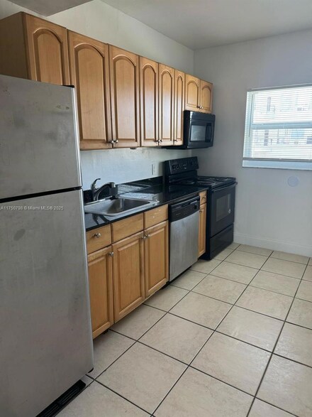7207 Bay Dr Unit 6, Miami Beach, FL 33141