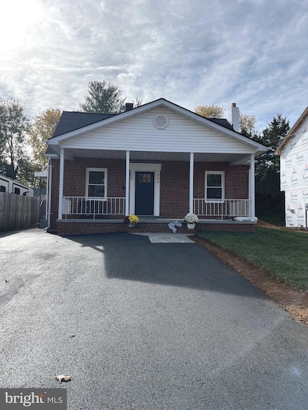 346 W 11th St, Front Royal, VA 22630